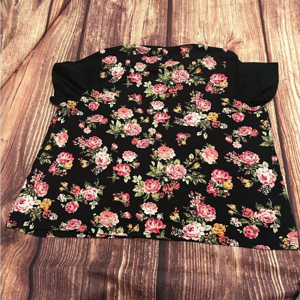 Women’s SHEIN Foral Black Pink Top 4XL - Picture 4 of 5